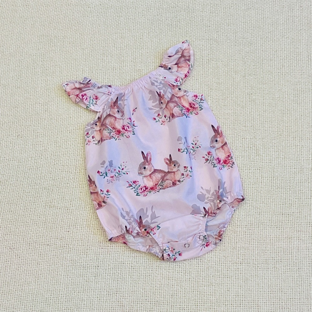 Baby girl clothes. Onesies. 12 months.